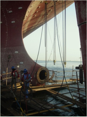 造船厂发动机与齿轮箱安装、测量及定期维护方法